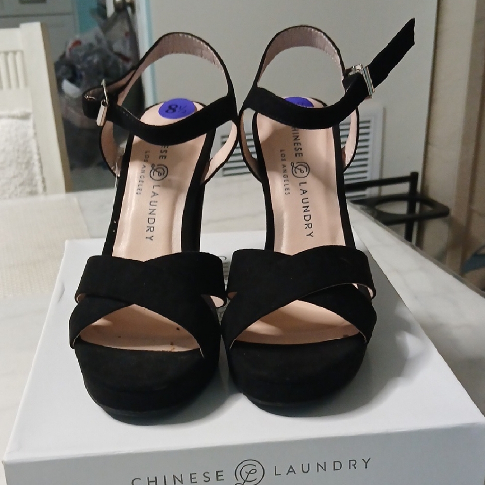 NIB Chinese Laundry Black MICRO SUEDE Strappy Heels.